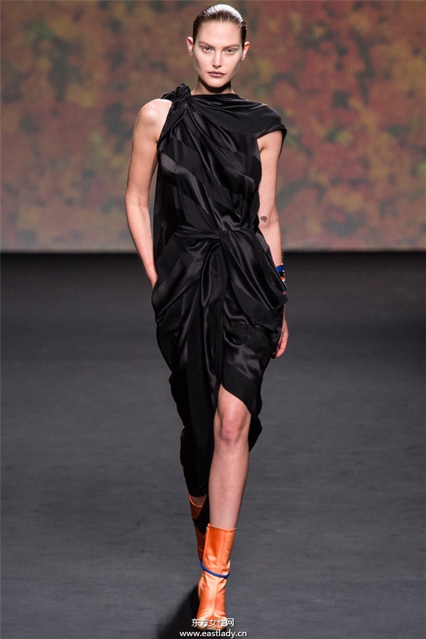 Christian Dior 2013秋冬服裝新品發(fā)布