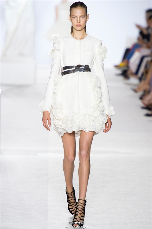 Giambattista Valli 2013秋冬服裝新品發(fā)布