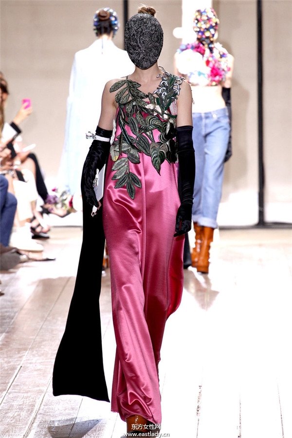 Maison Martin Margiela(馬丁·馬吉拉) 2013秋冬服裝新品發(fā)布