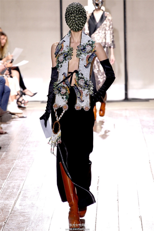 Maison Martin Margiela(馬丁·馬吉拉) 2013秋冬服裝新品發(fā)布