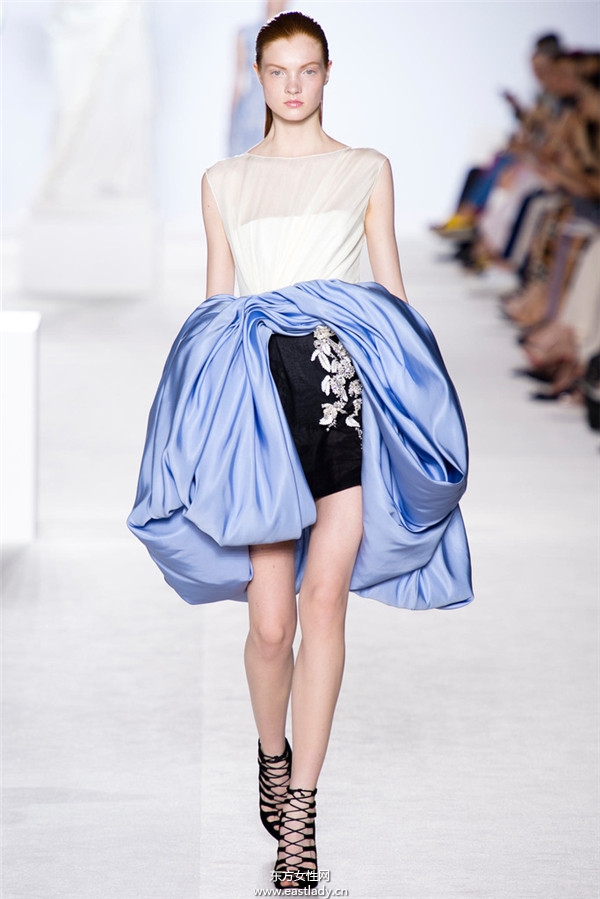 Giambattista Valli 2013秋冬服裝新品發(fā)布