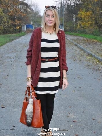 經(jīng)典款式針織衣穿出休閑味道又不庸俗