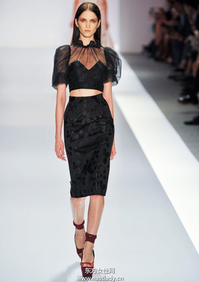 若隱若現(xiàn)透視裝瞬間秒殺全場