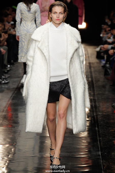 Carven2013秋冬女裝刮起夸張可愛風