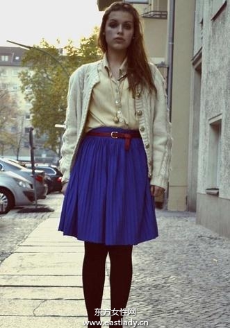 經(jīng)典款式針織衣穿出休閑味道又不庸俗