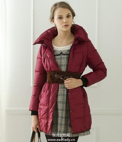 穿紅衣裝喜迎過大節(jié)