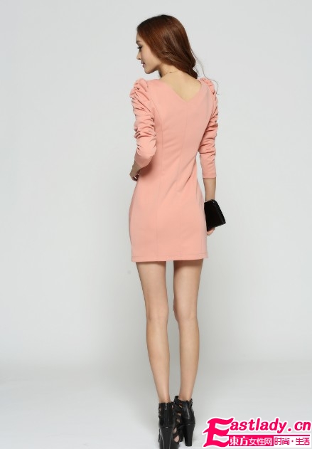 秋裝V領(lǐng)長袖修身顯瘦連衣裙 讓你成為這個秋天的風景