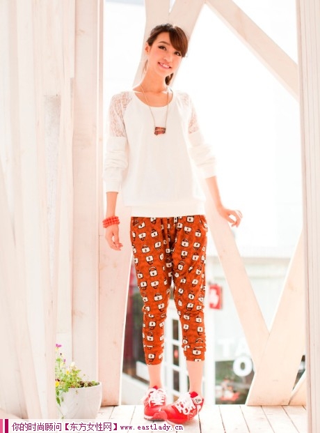 新款蕾絲衛(wèi)衣 簡單設(shè)計(jì)突出個(gè)性使然