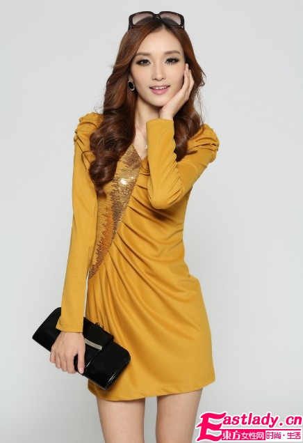 秋裝V領(lǐng)長袖修身顯瘦連衣裙 讓你成為這個秋天的風景