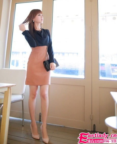 新款秋裝長袖打底連衣裙 營造出女性特有的浪漫與優(yōu)雅