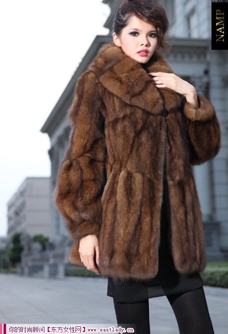 NAMP奈樸2012秋裝貂皮大衣 穿出奢華大氣的女王范