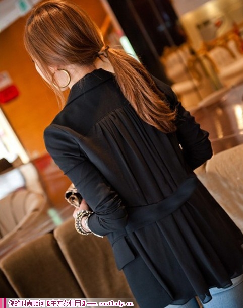 成熟干練的氣質(zhì)感 小西裝外套帶你進入職場第一步