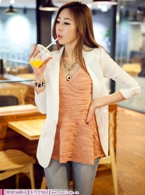 成熟干練的氣質(zhì)感 小西裝外套帶你進(jìn)入職場(chǎng)第一步