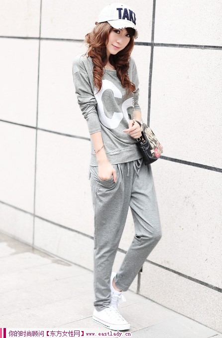 蝙蝠袖衛(wèi)衣套裝 讓你瞬間變身韓劇女主角