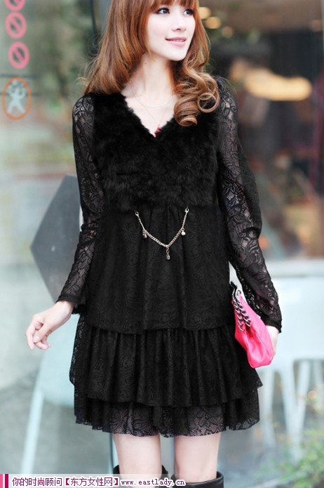 2012V領(lǐng)蕾絲花邊連衣裙 秋冬季節(jié)也能穿出甜美小性感