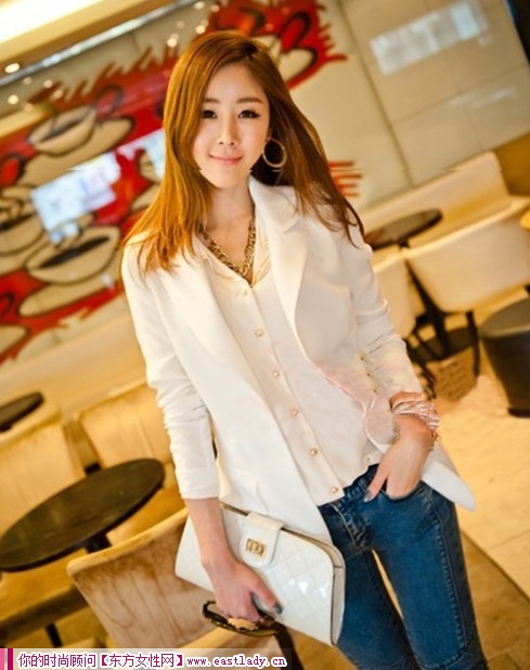 成熟干練的氣質(zhì)感 小西裝外套帶你進(jìn)入職場第一步