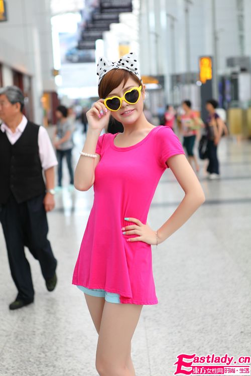 純粉色性感露背t恤 修身收腰不顯小肚子