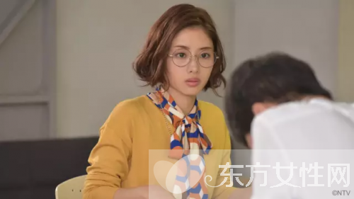 石原里美教你只用一條絲巾就能搭配潮流