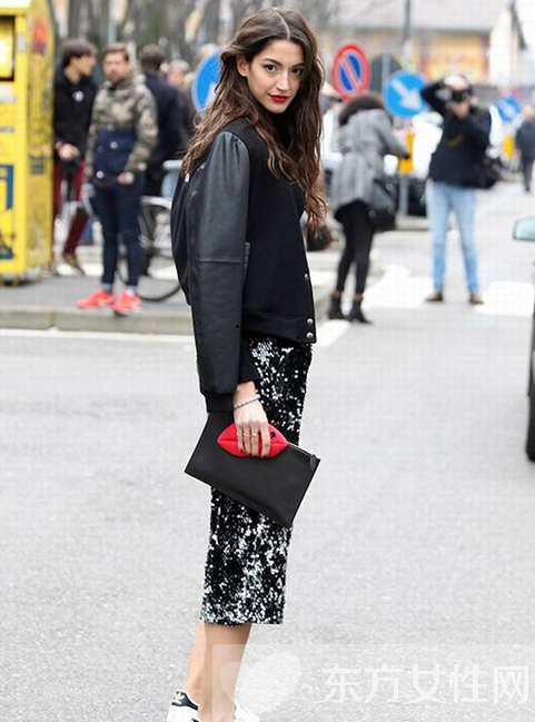 學(xué)院風(fēng)潮搭盡顯時(shí)尚感 趁著開(kāi)學(xué)季來(lái)玩一把裝嫩風(fēng)