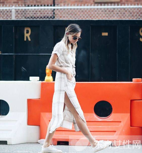 帆布鞋怎么搭配最顯時尚 不同元素穿搭方法推薦