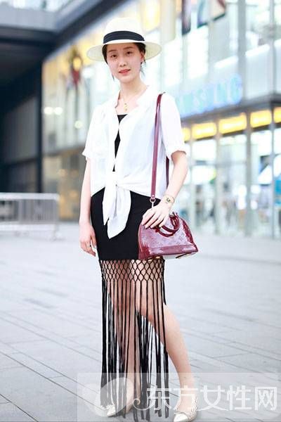 成都美女潮搭街拍秀 潮味十足的時尚焦點