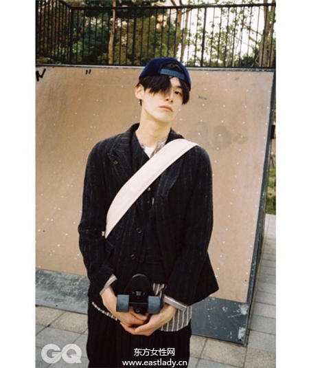 韓模金元中又帥又有才 設(shè)計(jì)服裝品牌87mm