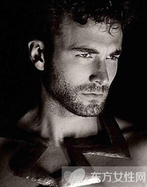 老佛爺后宮男寵都是90后 未來男神的接班人