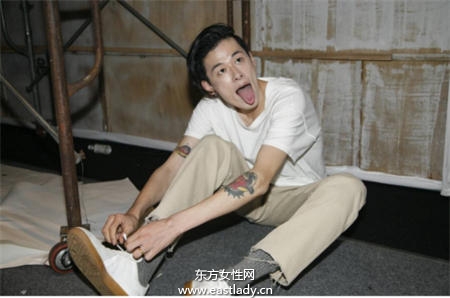 韓模金元中又帥又有才 設(shè)計(jì)服裝品牌87mm