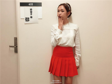 學(xué)學(xué)俏媽咪紗榮子時尚穿搭tips