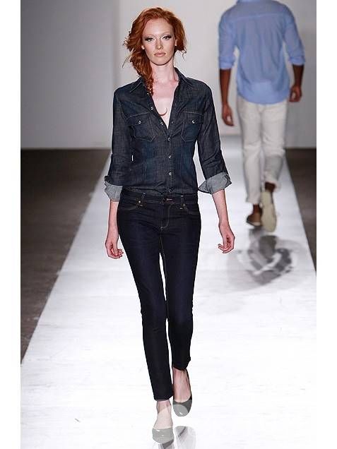 t臺模特示范OL風格服裝穿搭術 教你輕松打造職場時尚達人