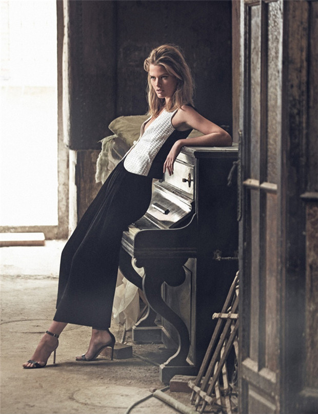 Michaela Hlavackova《Elle》2014年12月西班牙版