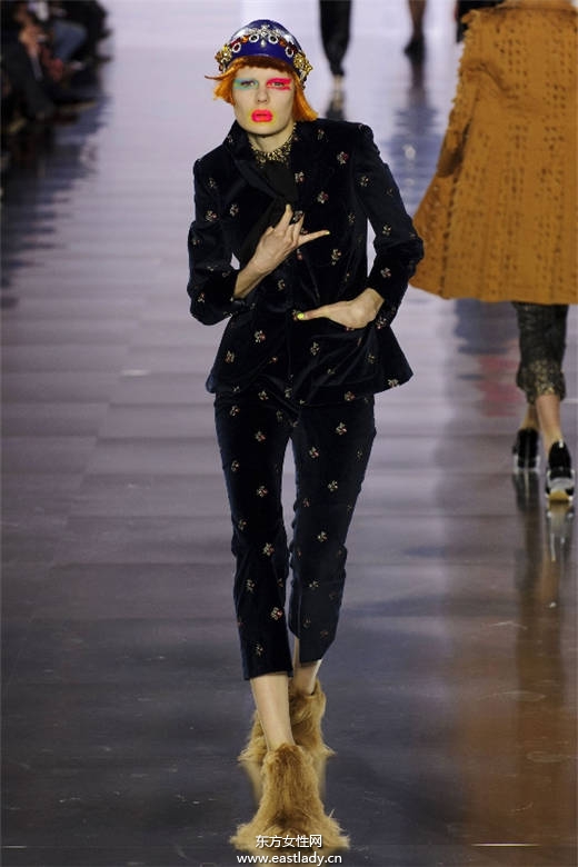 怪 怪 怪 2015年紐約時尚周的詭異T臺造型