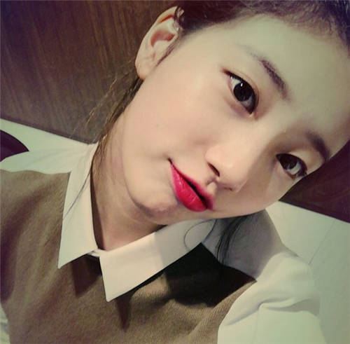 我也可當(dāng)女神 偷學(xué)臺(tái)韓女星8大心機(jī)自拍技