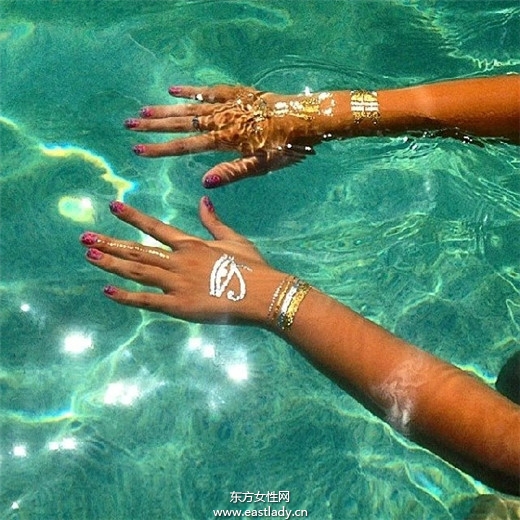 超酷 明星也愛用的金屬色系紋身貼紙