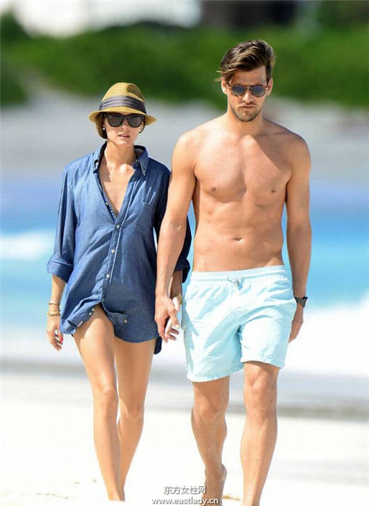 七夕情人節(jié)該怎么穿才好看 跟貝克漢姆夫婦這樣穿