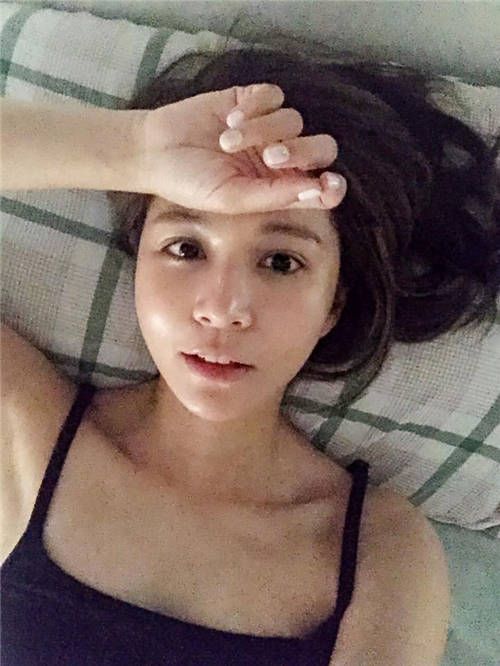 我也可當(dāng)女神 偷學(xué)臺韓女星8大心機(jī)自拍技