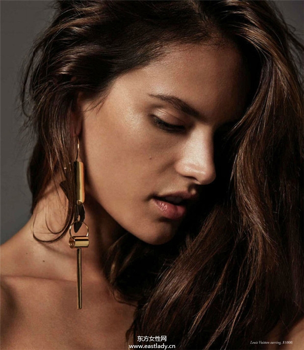 Alessandra Ambrosio《Harper’s Bazaar》2014年10月澳洲版