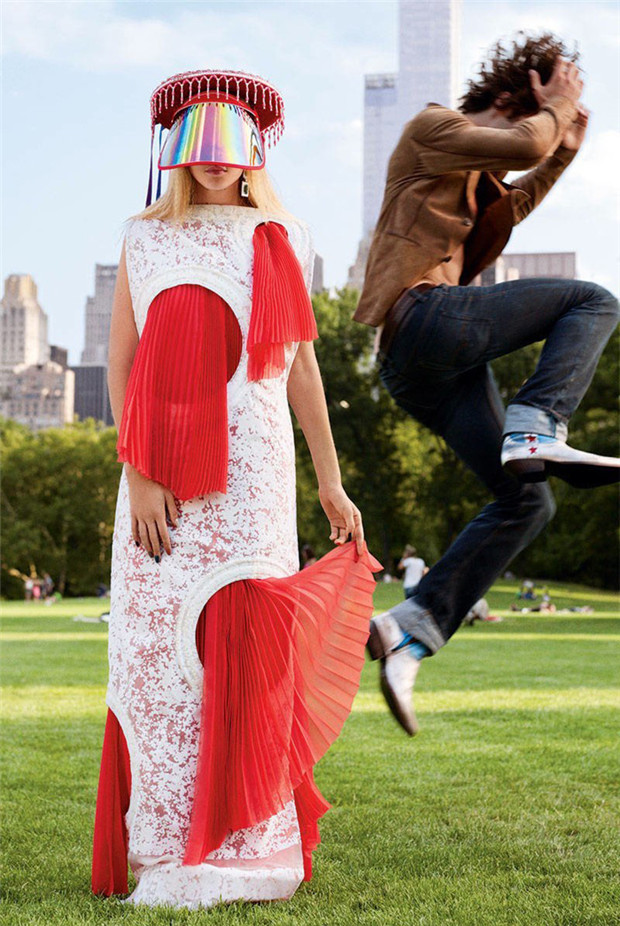 Gigi Hadid《Harper’s Bazaar》2014年12月美國(guó)版