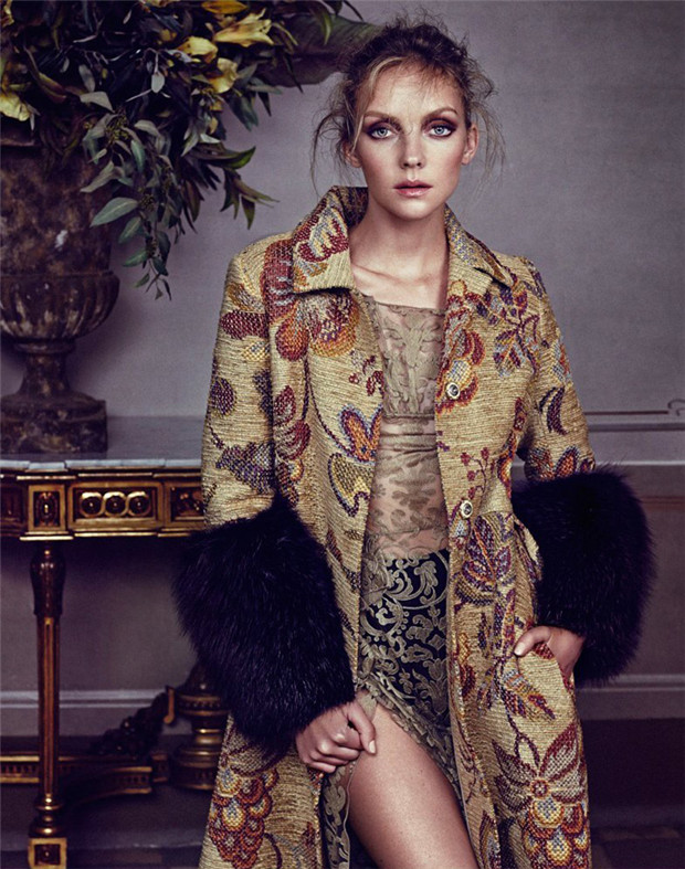 Heather Marks《Elle》2014年12月俄羅斯版