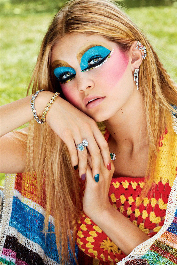 Gigi Hadid《Harper’s Bazaar》2014年12月美國版