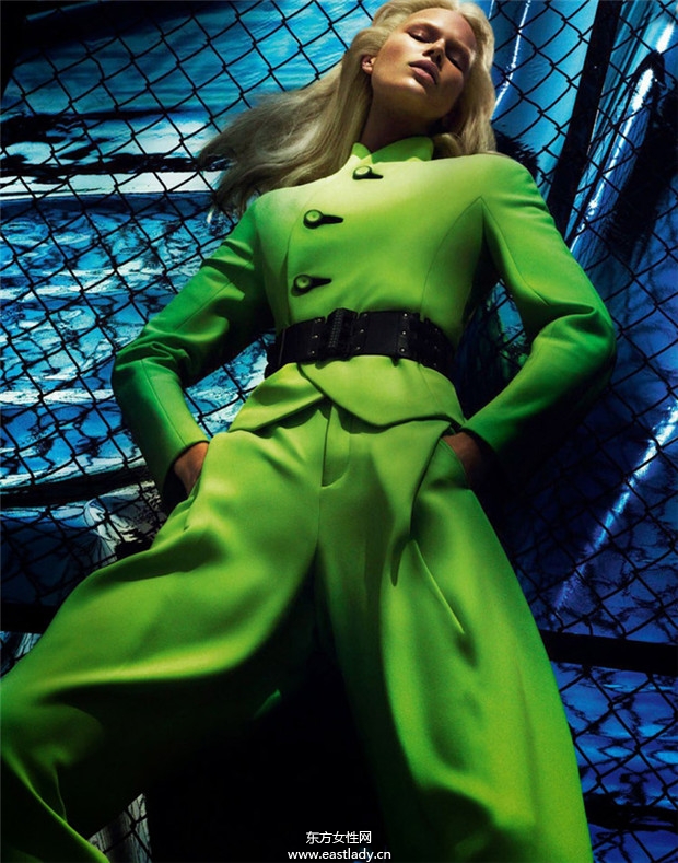 Anna Ewers《Vogue》2014年8月法國版