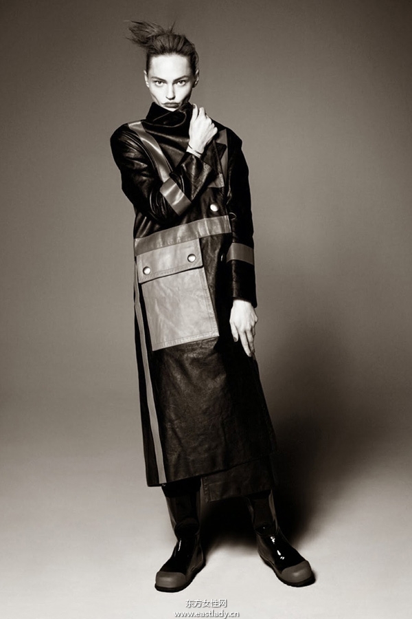 Sasha Pivovarova《Vogue》2014年8月法國版