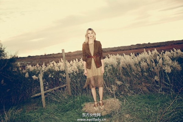 Carmen Kass登《Vogue》旅游專刊 跟大自然來次親密接觸