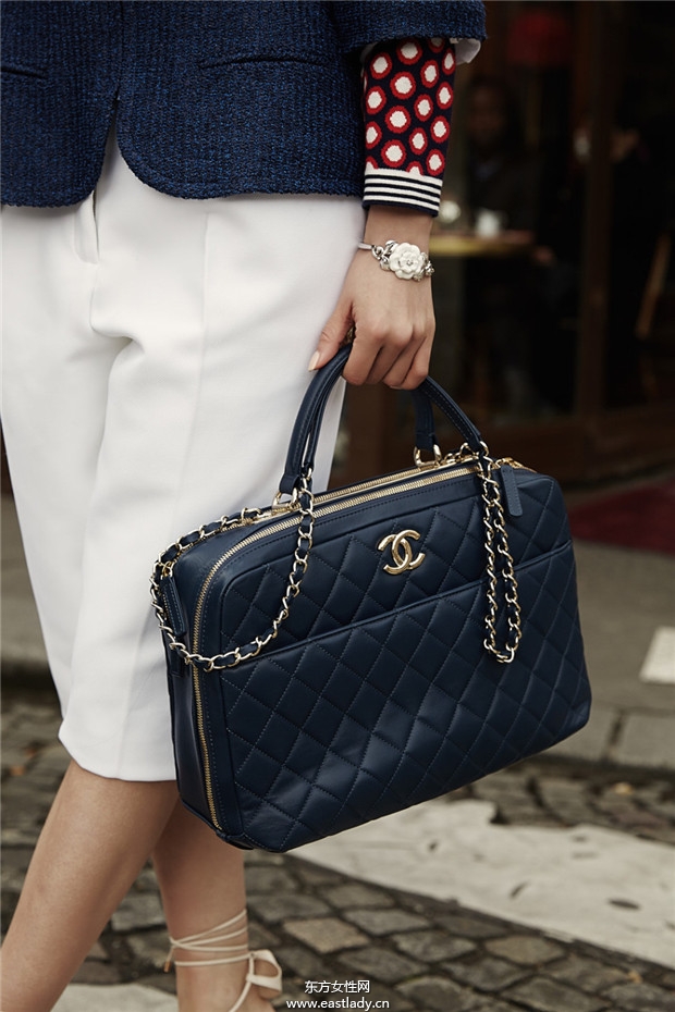 劉詩詩巴黎時(shí)裝周百變Queen各種風(fēng)格都hold