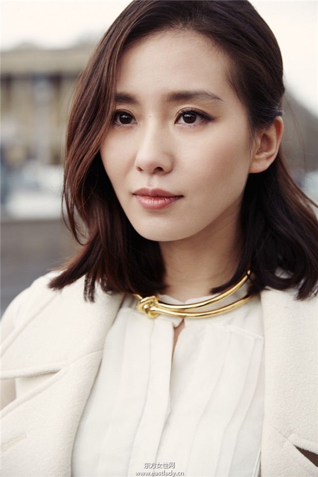 劉詩詩巴黎時(shí)裝周百變Queen各種風(fēng)格都hold