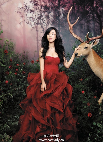 張靜初優(yōu)雅裝扮演繹性感女人