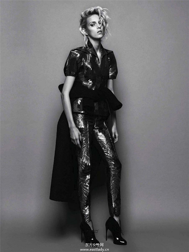 Anja Rubik & Kasia Struss 2013年8月份《Vogue》德國(guó)版