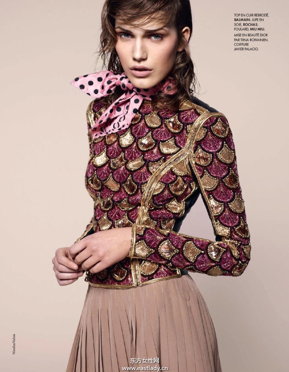 Karolina Waz演繹時尚經典