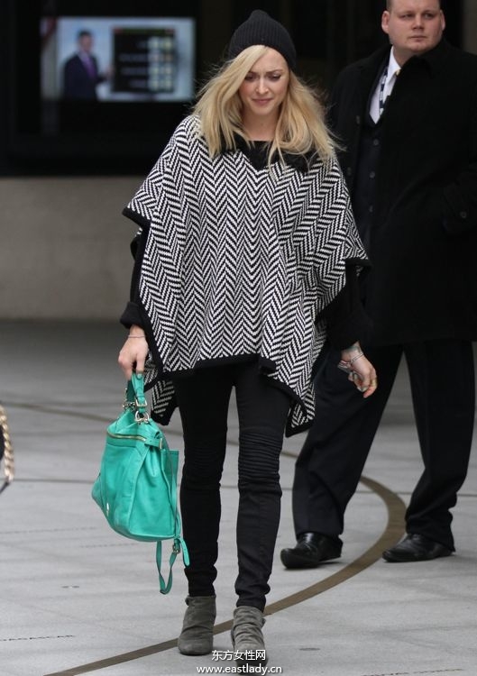 跟明星菲妮科頓學(xué)穿衣