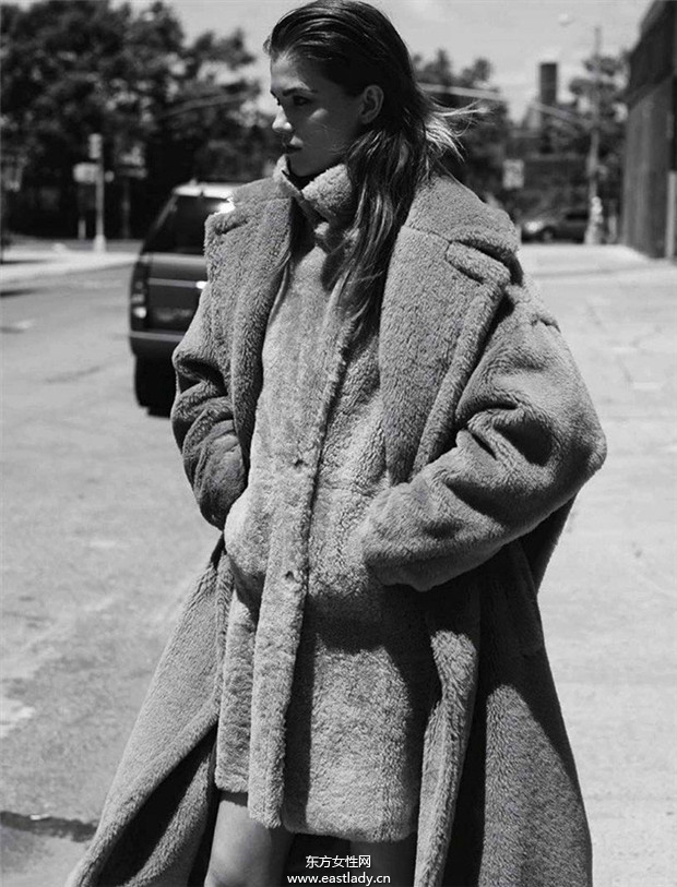 Anja Rubik & Kasia Struss 2013年8月份《Vogue》德國(guó)版